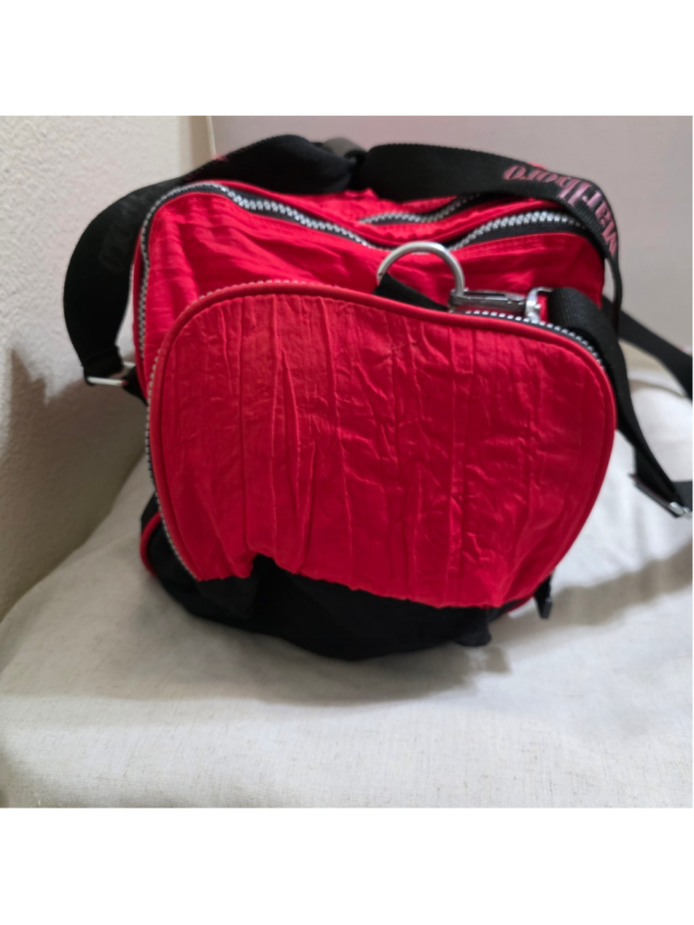Vintage 90s Marlboro Unlimited Nylon Duffle Bag Red Black Travel Gym Shoulder - Picture 5 of 13